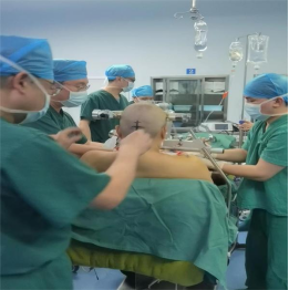 【业务介绍】神经外科： 坐位开颅再造生命奇迹 多学科联合“闯关”化险为夷