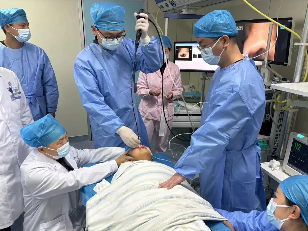 【业务介绍】儿科：“镜”艺求精 成功开展儿童纤支镜手术