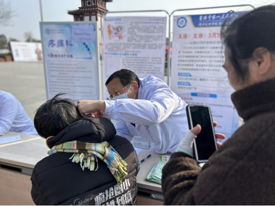 【医院动态】耳鼻喉科、眼科：宣传健康理念，普及健康知识