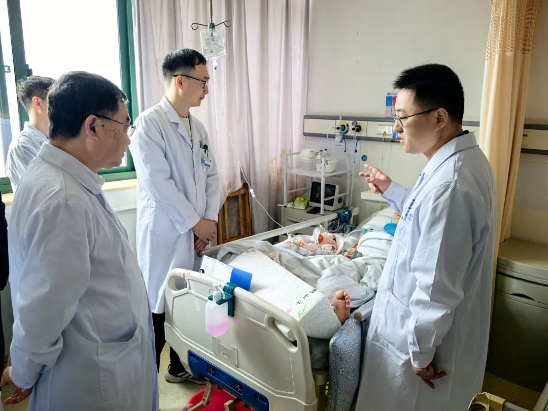 【医院动态】从“瞳孔散大”到“瞳孔回缩”——神经外科同日成功救回两例危重动脉瘤患者